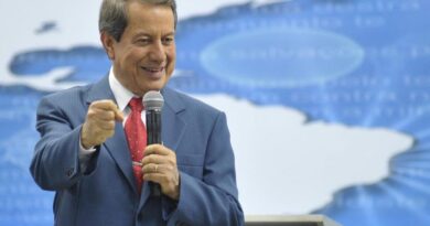 Juíza manda Band Rio reduzir tempo de igrejas na grade da TV