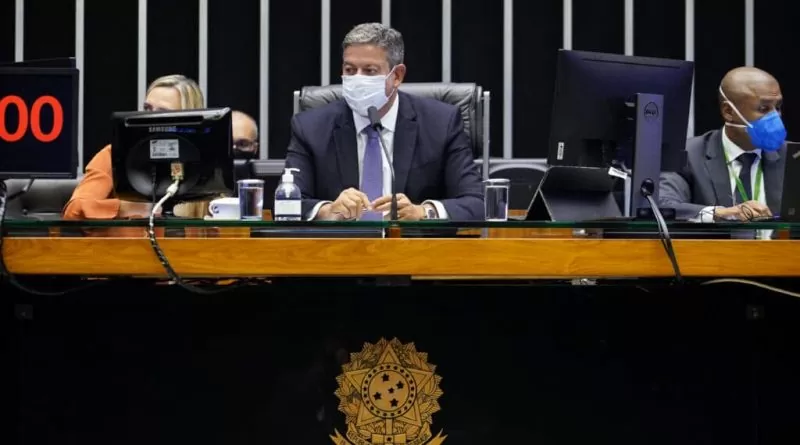 Não existe na Constituição Brasileira prazos para analisar pedidos de impeachment, informará Lira ao STF.