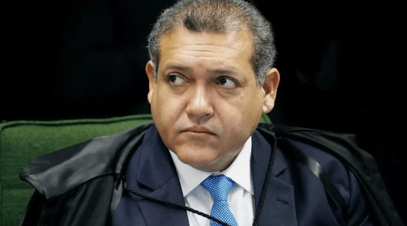 Os ministros Nunes Marques e Dias Toffoli votaram pela liberação de missas e cultos