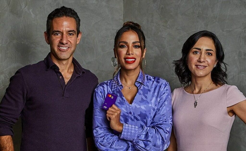 Após rejeição nas redes sociais, entrevista é cancelada.