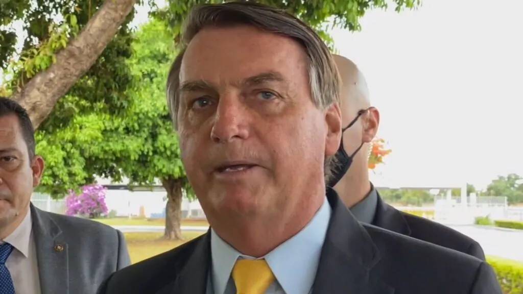 Bolsonaro revogará lei sobre obrigatóriedade da vacinação