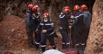 Equipe de socorristas no resgate de menino de 5 anos que caiu em poço, no Marrocos