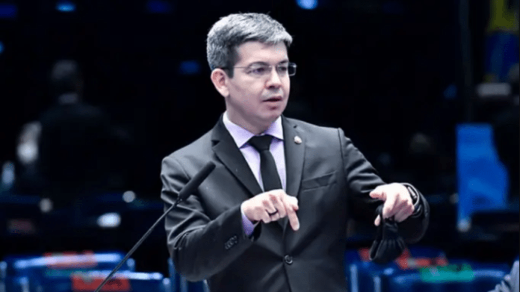 Urgente: Senador Randolfe Rodrigues pode perder mandato por fraude para abrir CPI contra Bolsonaro