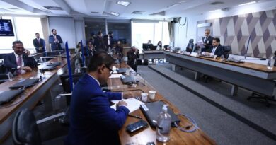 Avança PEC que eleva a idade máxima para nomear ministro de tribunais Fonte: Agência Senado