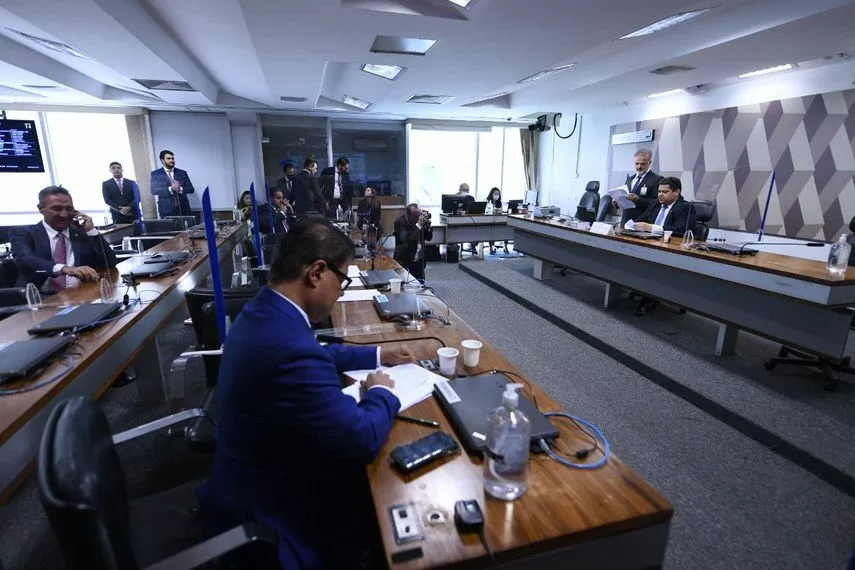Avança PEC que eleva a idade máxima para nomear ministro de tribunais Fonte: Agência Senado