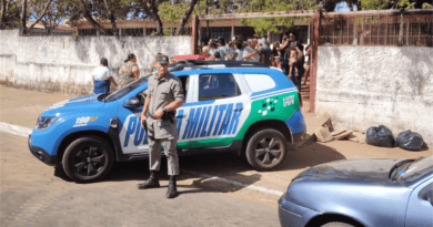 PM reforça escolta na Escola Municipal Silva Neto