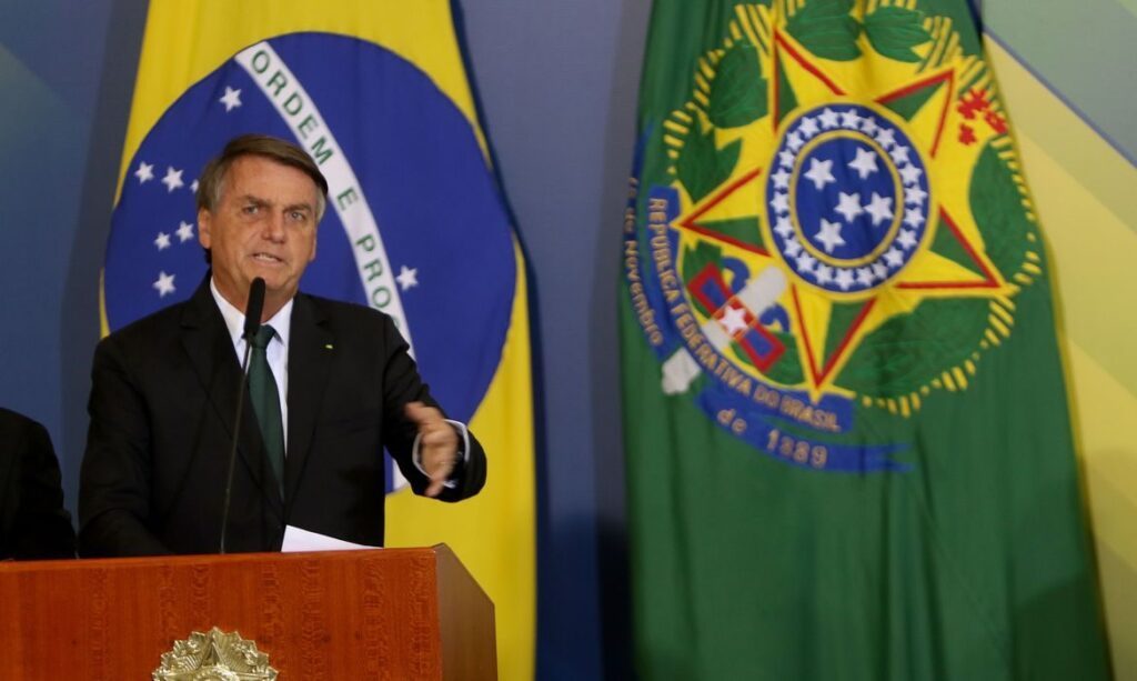 Após resistirem, estados começam a acatar teto do ICMS sancionado por Bolsonaro