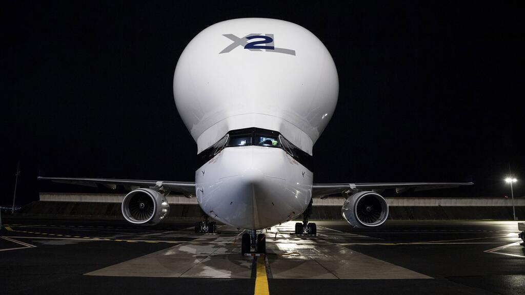 O Beluga XL tem 18,9 metros de altura, 63,1 metros de comprimento e fuselagem de 8,8 metros de diâmetro