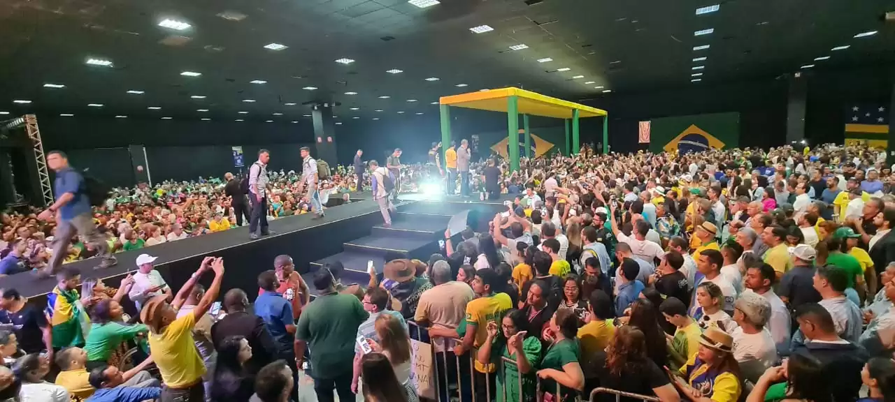 A convenção lotou a sede do clube Jaó em Goiânia.