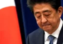 Ex-primeiro-ministro japonês Shinzo Abe é levado ao hospital após ser baleado