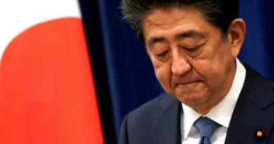Ex-primeiro-ministro japonês Shinzo Abe é levado ao hospital após ser baleado