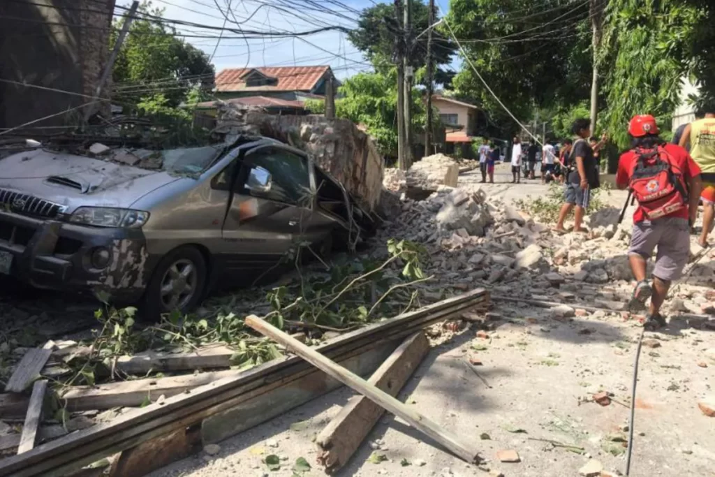 Terremoto nas Filipinas atinge ilha norte, matando pelo menos 5 e ferindo dezenas