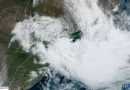 Ciclone extratropical se formou nesta quarta-feira entre os litorais de Santa Catarina, Paraná e São Paulo com muita chuva e ventania