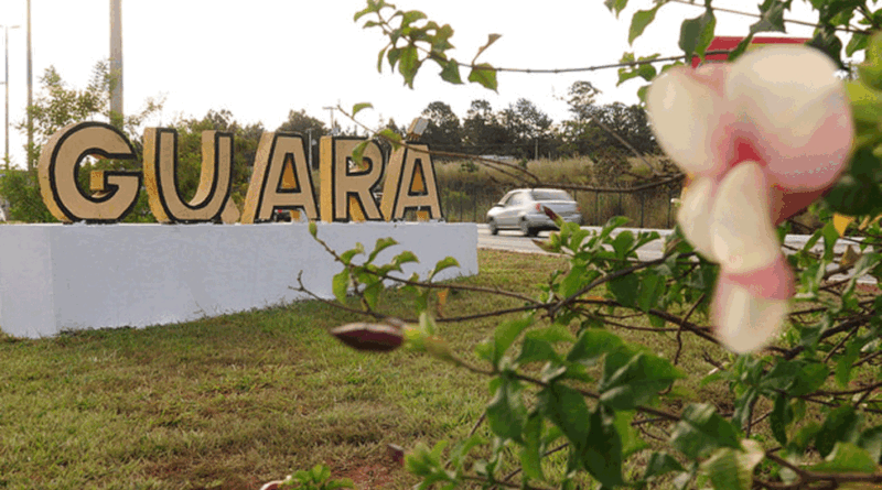 Uma sequência de áudios que marcam o suposto término de um relacionamento e parecem ter saído de uma esquete do Porta dos Fundos viralizou nas redes sociais nesta quarta-feira (10/8). Na gravação de voz, provavelmente enviada pelo WhatsApp, uma mulher esculacha o homem com quem ela estava relacionando simplesmente por morar no Guará.