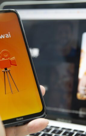 Dia do Professor: conheça cinco educadores para seguir no Kwai