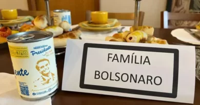 Bolsonaro é surpreendido por café da manhã promovido por novos vizinhos