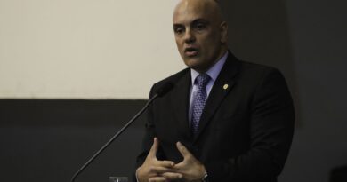 Moraes determina quebra do sigilo de imagens de vandalismo no Planalto