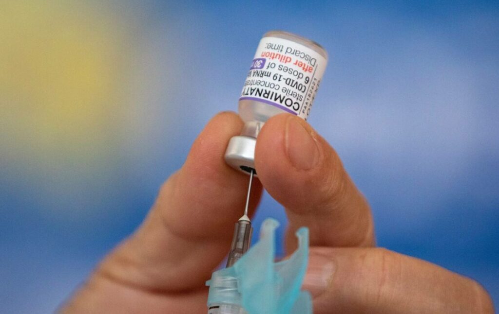 Quanto mais doses você toma, maior sua chance de contrair COVID-19, revela estudo