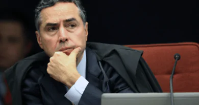 Barroso se posiciona contra PEC que “coloca limites” no STF