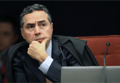 Barroso se posiciona contra PEC que “coloca limites” no STF