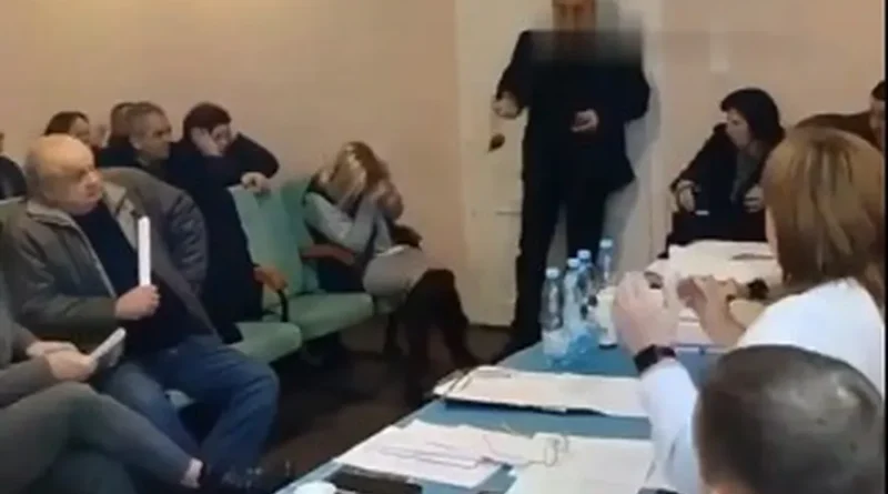 Vídeo: deputado ucraniano detona granadas durante reunião; pelo menos 26 pessoas ficaram feridas e uma morreu